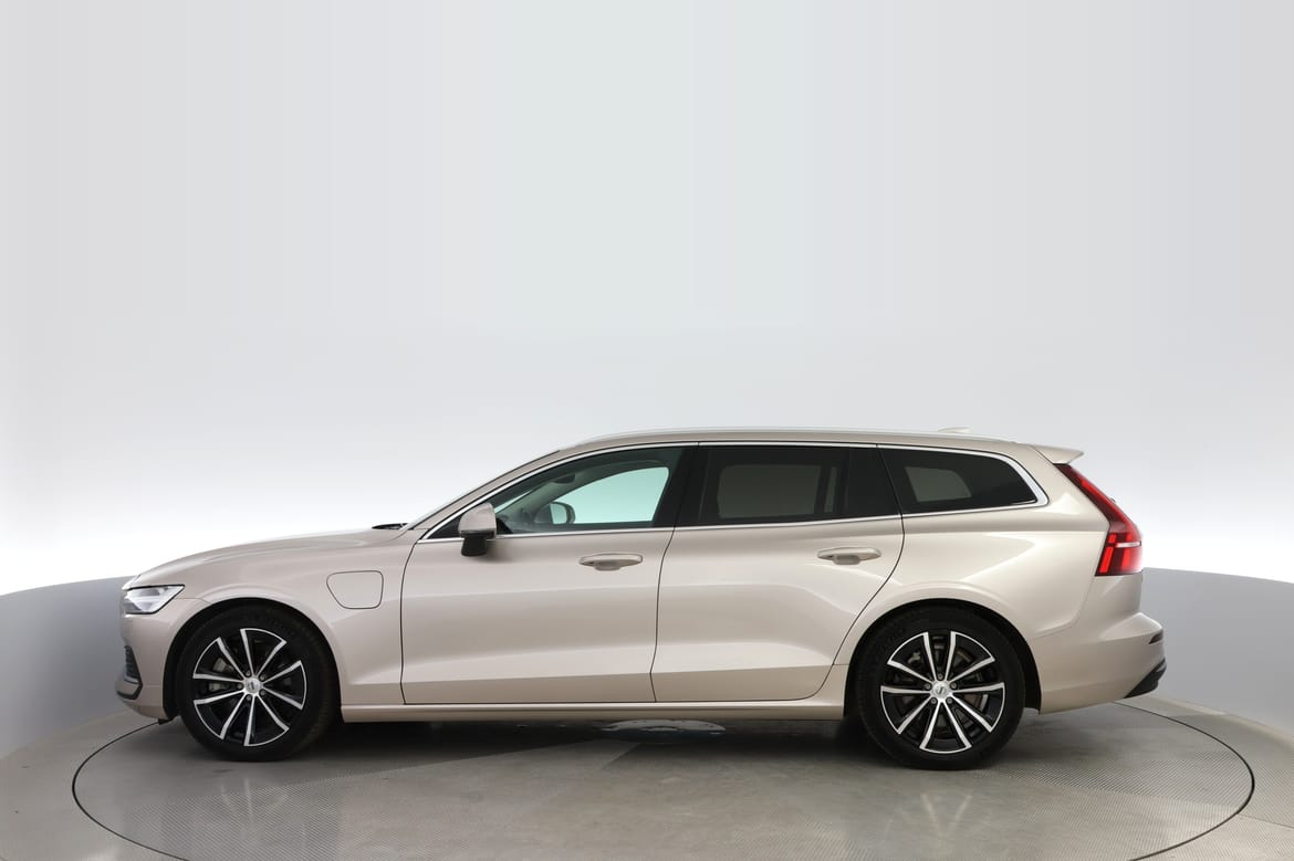 Volvo V60 2025 - miniatyr 2