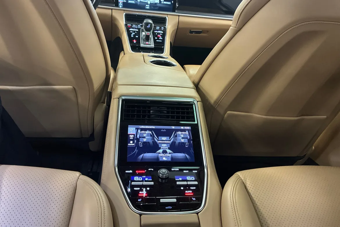 Porsche Panamera 4 E-Hybrid