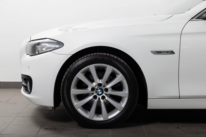 Bild 5 av BMW 520d xDrive Touring 190hk Läder/18"LM/Keyless/Sportstolar/Elstolar