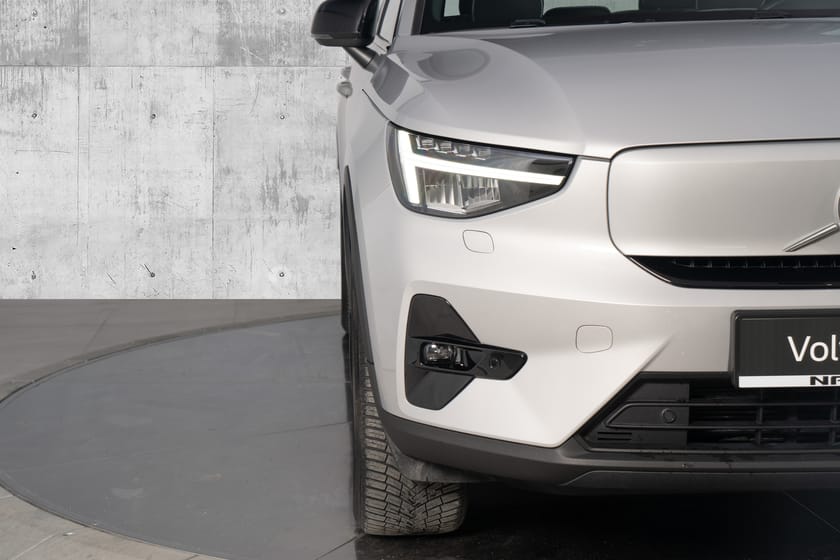 Bilde 5 av Volvo XC40 Recharge Twin motor Plus 408 hk. Varmepumpe/VOC/Induktiv lader/Adaptiv CC