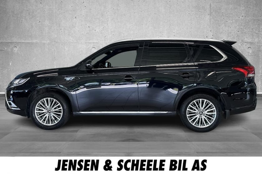 Bilde 5 av Mitsubishi Outlander PHEV Instyle+. R-Kamera, 360 kamera, Krok, DAB, Klima.