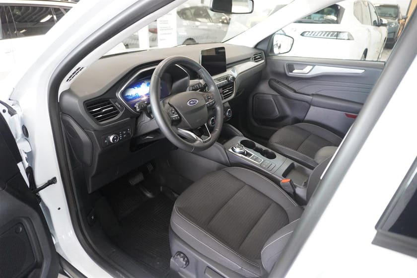 Bild 2 av Ford Kuga Plug-In Hybrid PHEV 225hk CVT Titanium Vinterpaket