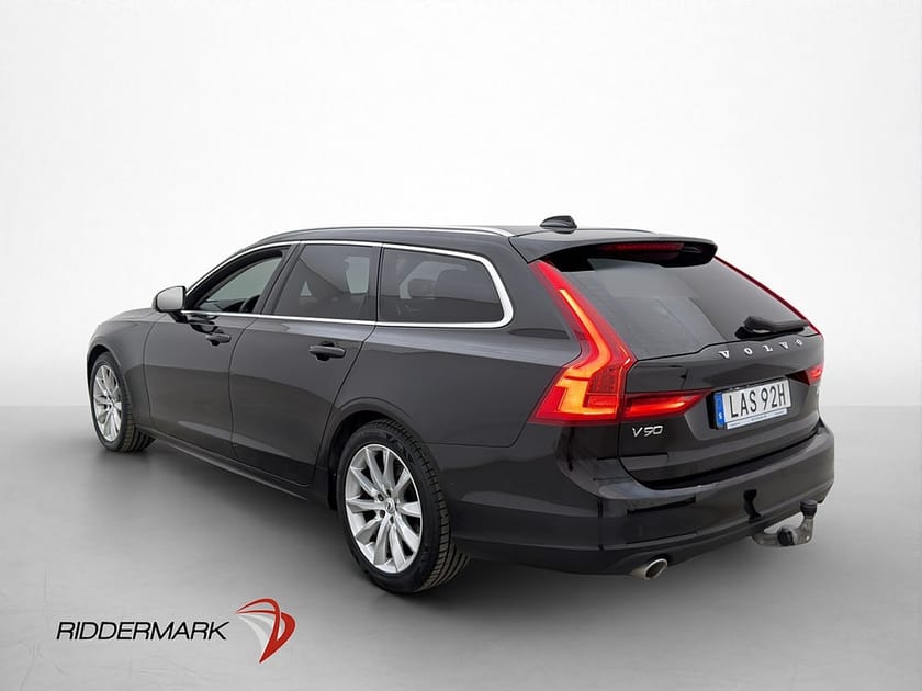 Bild 5 av Volvo V90 D4 190hk Momentum Värmare Drag 360° Rattvärme