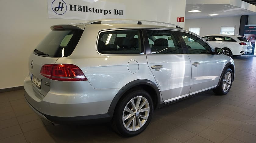 Bild 3 av Volkswagen Passat Alltrack 2.0 TDI 4-Motion/AUTO/DRAG/KAMERA*3,99%RÄNTA*