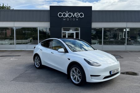 Tesla Model Y Standard Range RWD Automat - Avtagbar dragkrok, Panorama