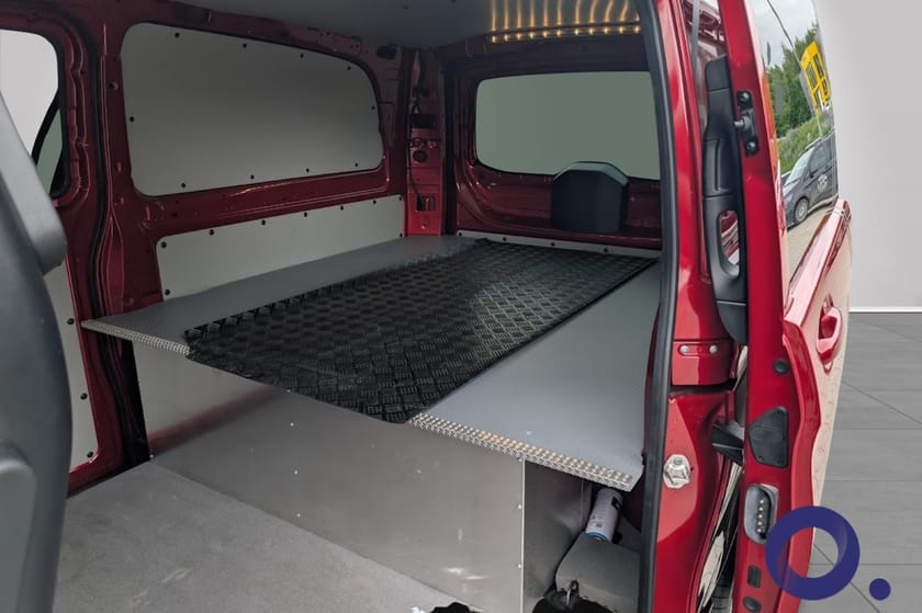 Bilde 5 av Mercedes-Benz Vito 119 CDI 4x4 3.0t 4MATIC A3/ 2 seter/ ALUCA innredning /Masse utstyr!