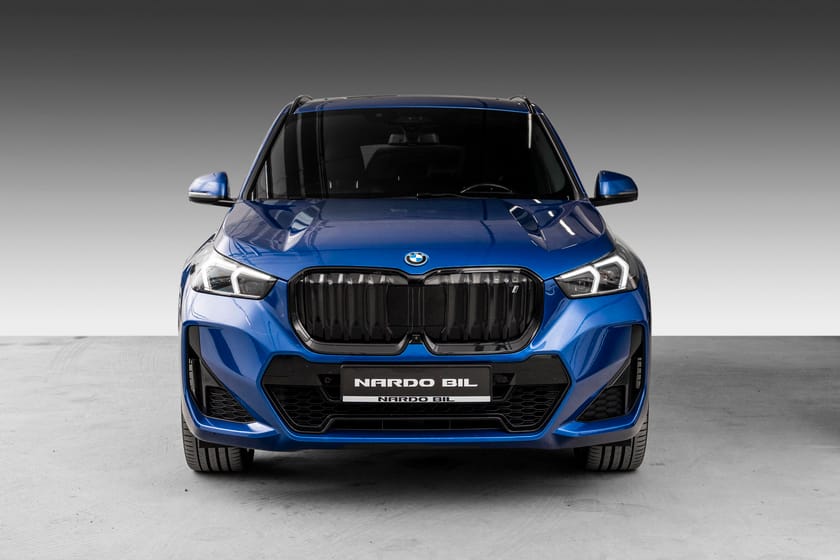 Bilde 3 av BMW iX1 xDrive30 – M Sport/Krok/Panorama/H&K/HUD/360
