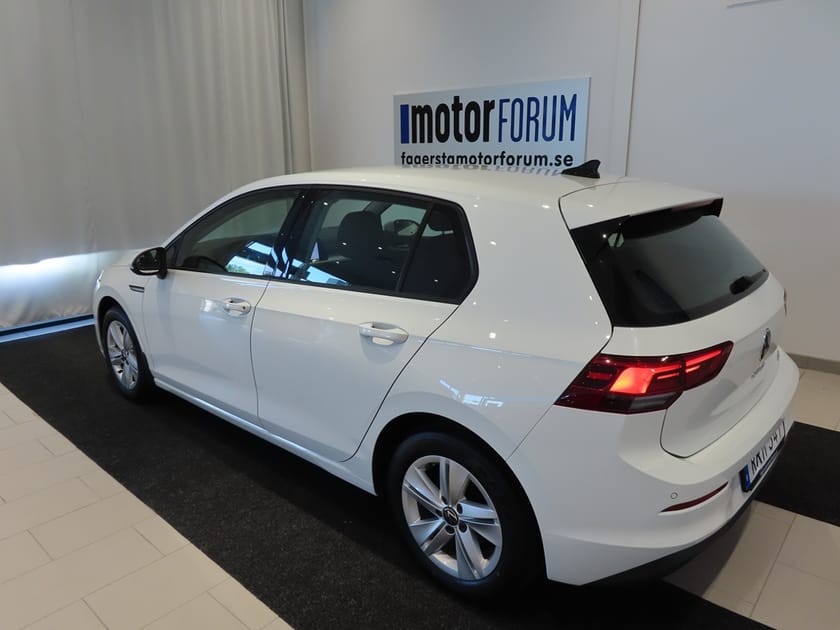 Bild 3 av Volkswagen Golf 1,5 eTSI 150 HK Aut Drag Värmare Vhjul