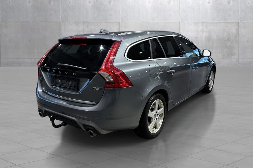 Bilde 4 av Volvo V60 D6 AWD Twin E. S R-Design, Hengerfeste, Plug-in
