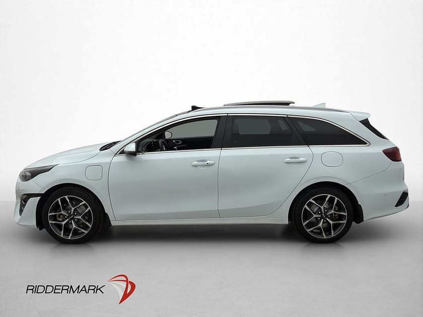 Bild 4 av Kia Ceed Sportswagon Plug-in Hybrid Advance Plus 2 Cockpit T-Lucka Skinn