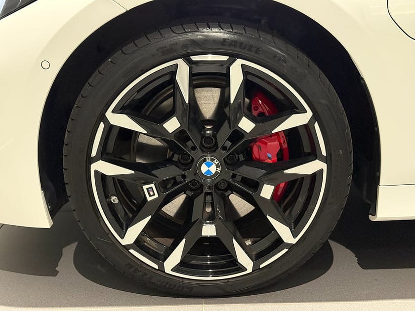 Bild 5 av BMW 330e xDrive Sedan M Sport Pro Drag AdptFartH H/K Comfort 19"