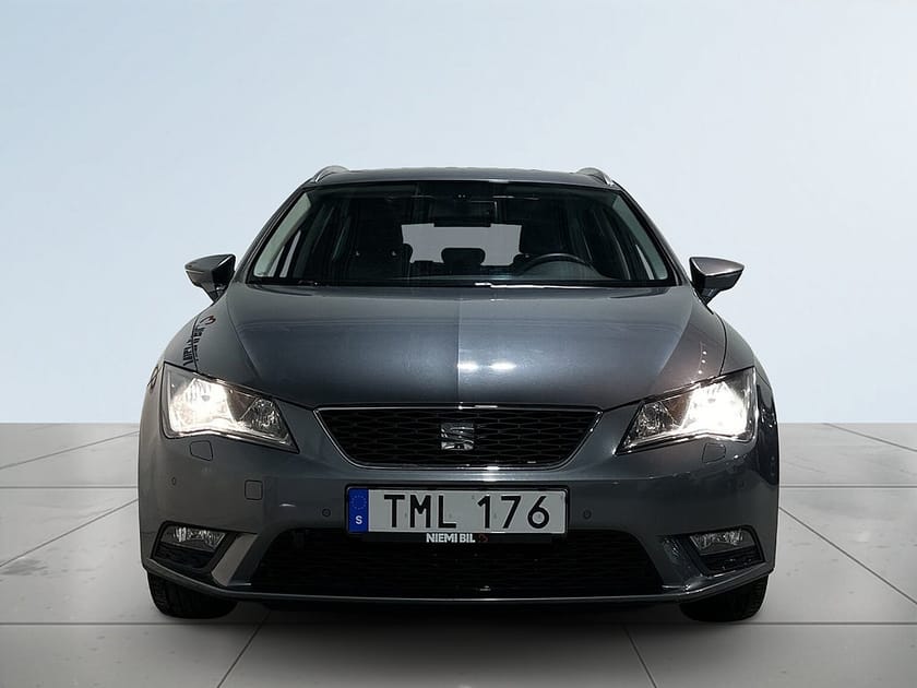 Bild 2 av SEAT Leon ST 1.2 Style Drag Mvärm Panorama Psens Bluetooth S/V-hjul