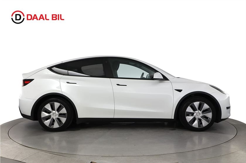 Bild 5 av Tesla Model Y Standard Range RWD