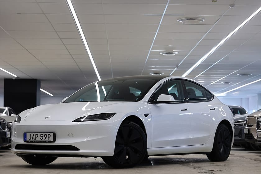 Bild 3 av Tesla Model 3 Long Range AWD 400hk AP Pano Läder Värmare