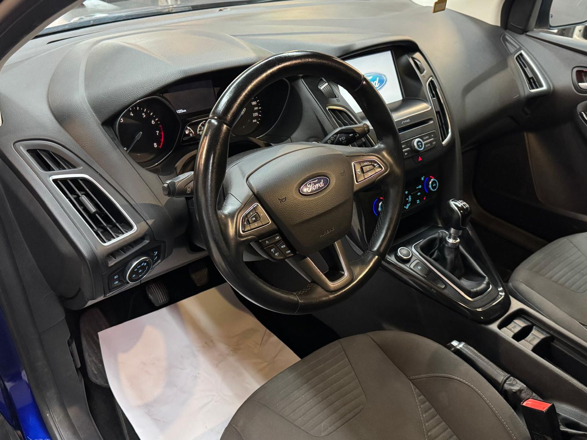 Ford Focus 1.0 EcoBoost 2016, photo 7/16