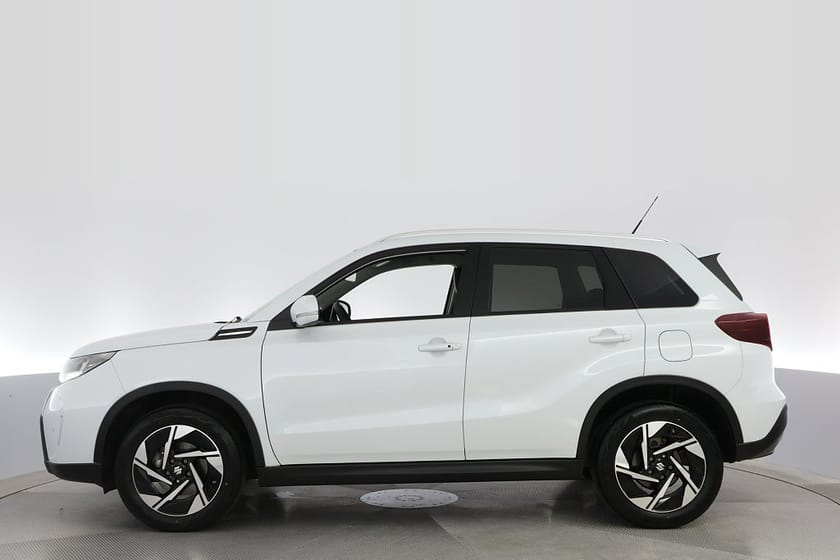 Bild 2 av Suzuki Vitara HEV AllGrip Inclusive 4X4 115hk AUT M-Värmare Drag Navi Kamera