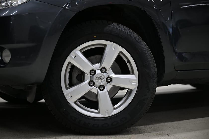 Bild 3 av Toyota RAV4 2.0 4x4 152HK Automat|Drag|GPS|Skinn|Lågmil|Kamkedja