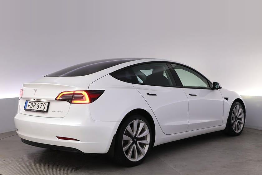 Bild 5 av Tesla Model 3 Long Range AWD Refresh Autopilot Panorama