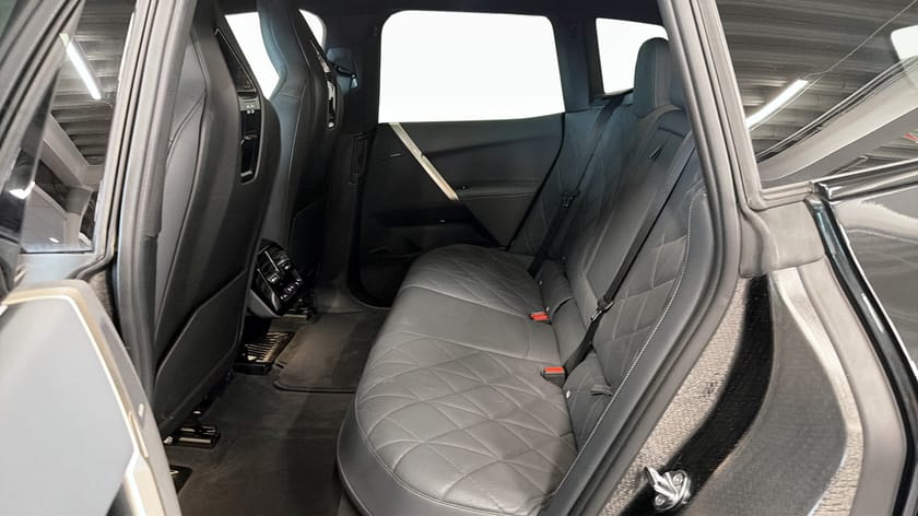 Bild 5 av BMW iX xDrive40 xDrive 40 Pano H/K DAP 4- zon Comfort acc Soft Close Darg
