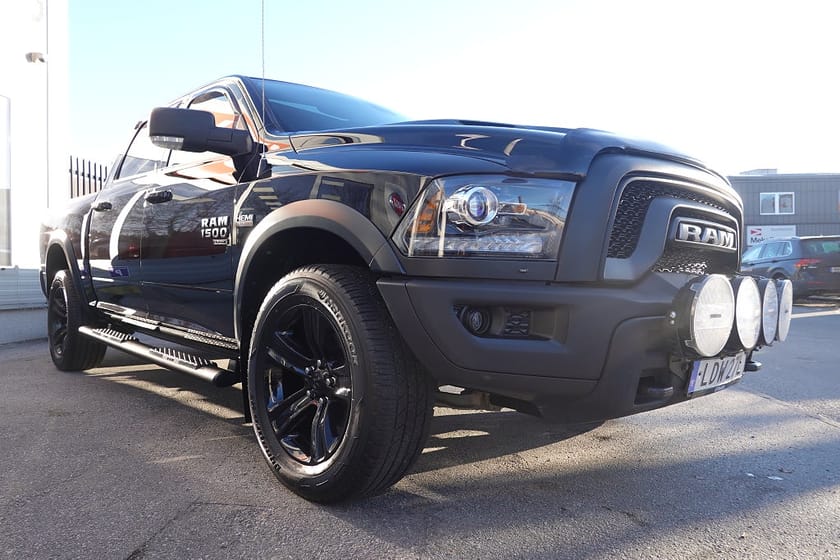 Bild 3 av RAM 1500 Crew Cab Dodge WARLOCK 5.7L V8 HEMI | LÅG SKATT | MOTORVÄRMARE