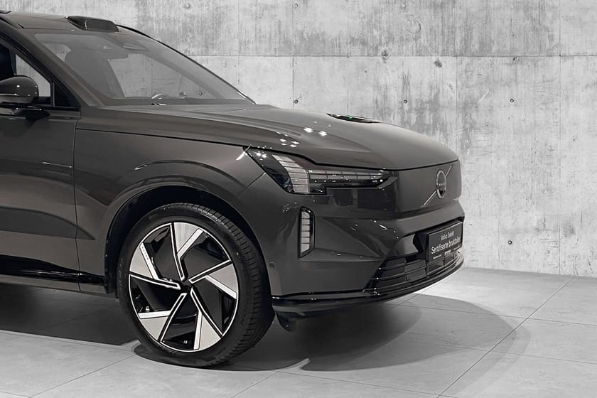 Bilde 2 av Volvo EX90 Twin Motor Performance 7-seater Ultra KROK|22"|B&W|PILOT.ASSIST|7S
