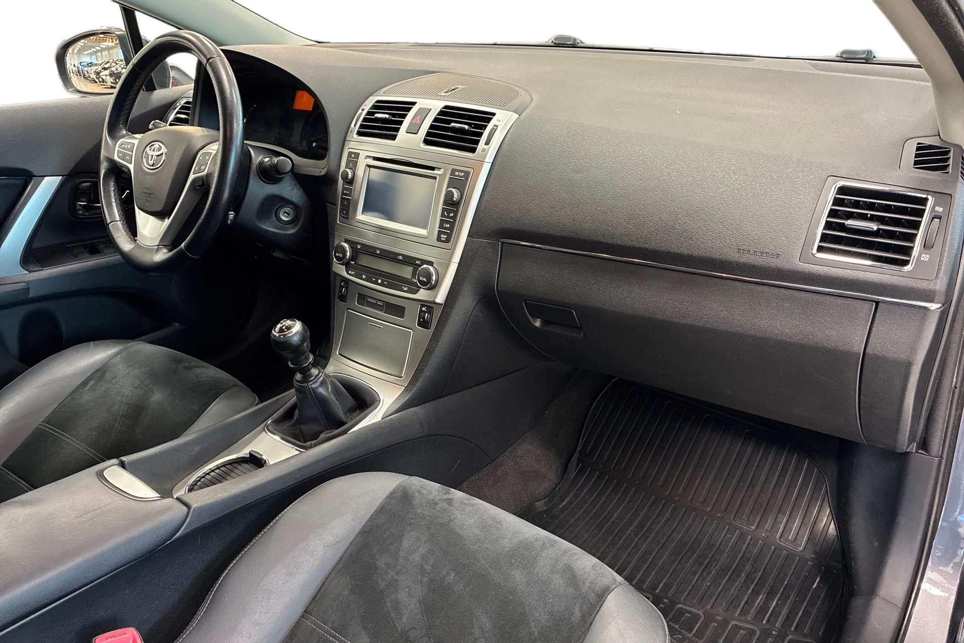 Toyota Avensis Kombi 1.8 Valvematic 2014, bild 6/10