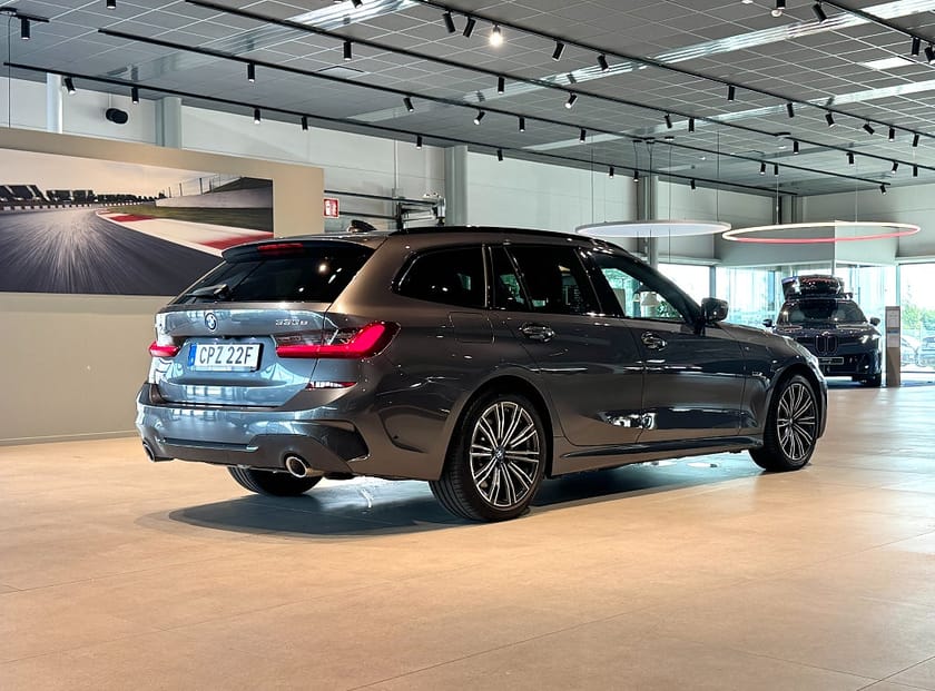 Bild 4 av BMW 330e xDrive Touring M Sport Drag Nav Backkamera Sportstolar