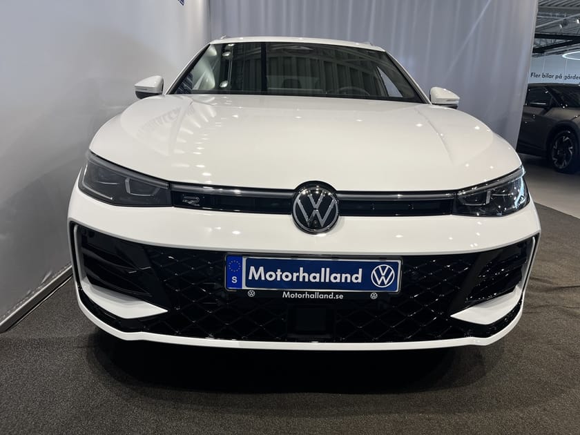 Bild 4 av Volkswagen Passat Variant eHybrid 272 DSG6 R-LINE