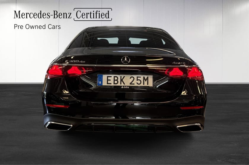 Bild 5 av Mercedes-Benz E 300 de 4MATIC Moms/AMG/Panorama/Burmester/Drag