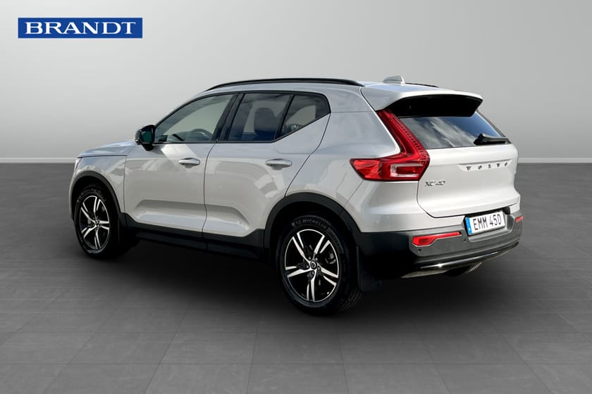Bild 2 av Volvo XC40 B3 FWD Bensin Plus Dark