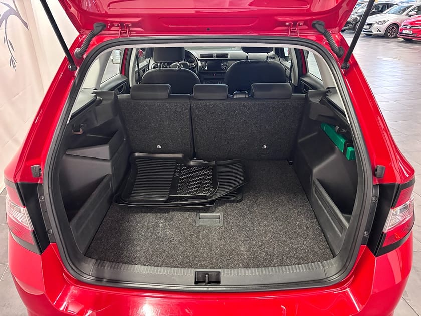 Bild 5 av Škoda Fabia Kombi Skoda 1.0 TSI Style 95Hk Drag Bluetooth Farthållare