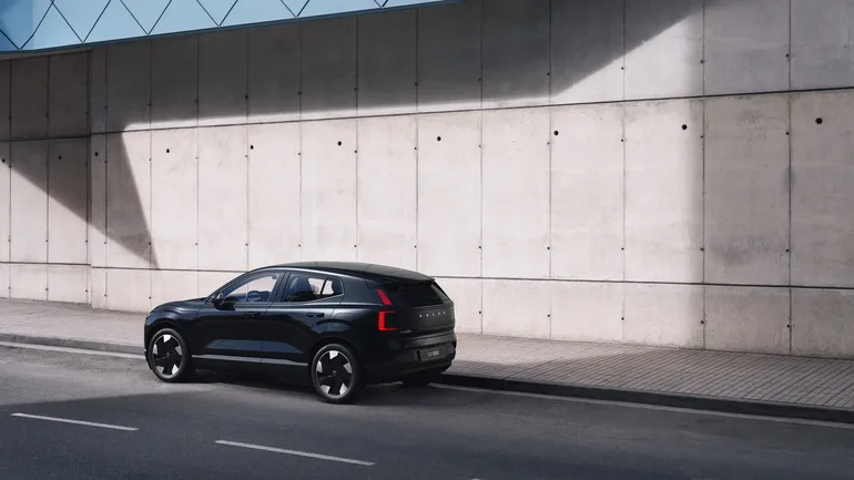 Volvo EX30 P5 Long Range