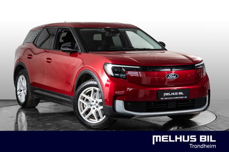 Ford Explorer EV Extended Range AWD Ex. - Lucid Red - Sjekk hva du får her!