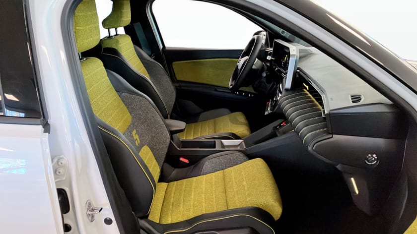 Bild 3 av Renault 5 E-Tech R5 ICONIC FIVE 52KWH 150HK CARPLAY NAVI
