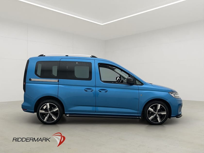 Bild 2 av Volkswagen Caddy Life 4M Cockpit Pano Värm B-Kamera CARPLAY