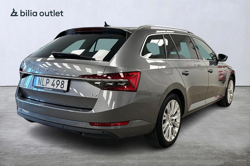 Bild 4 av Škoda Superb iV Kombi Skoda 1.4 TSI Business Nyservad B-kam Drag P-värmare Skinn