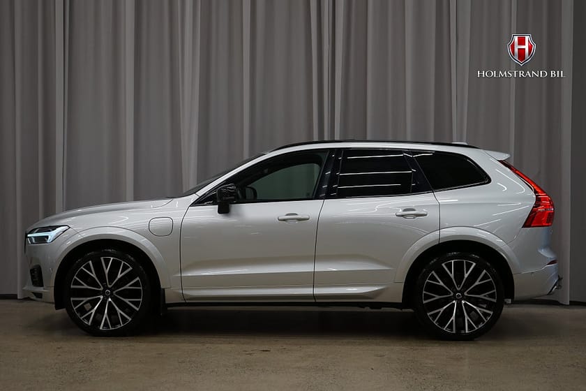 Bild 1 av Volvo XC60 Recharge T6 AWD R-Design Drag Pano H/K 22" HUD 360