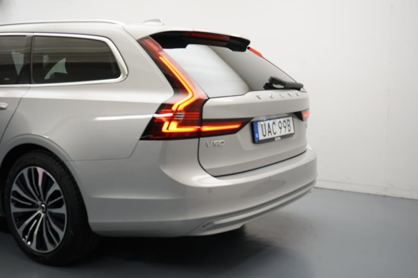 Bild 3 av Volvo V90 Recharge T6 Core Bright, Dragkrok, Navigation, Parkeringskamera bak