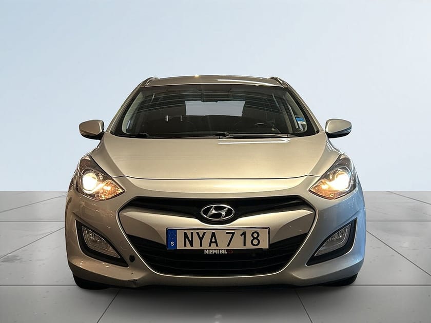 Bild 2 av Hyundai i30 Kombi 1.6 CRDi Business Dragkrok/MoK/Rattvärme/SoV