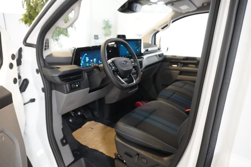 Bild 2 av Ford E-Transit Custom 340 AWD E-Custom Skåp Sport 340l Elmotor 160kw 218hk 1-Växlad El