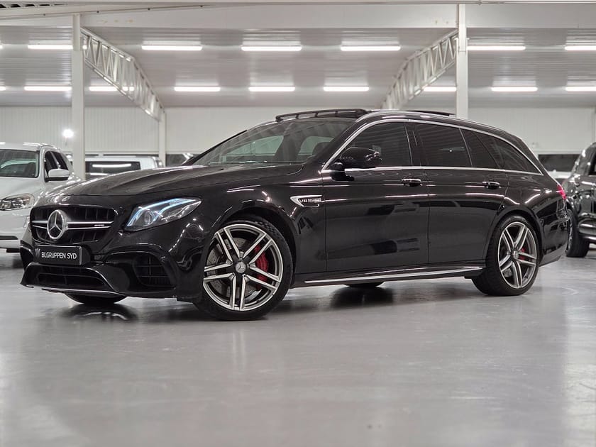 Bild 1 av Mercedes-Benz AMG E 63 S T 4MATIC+