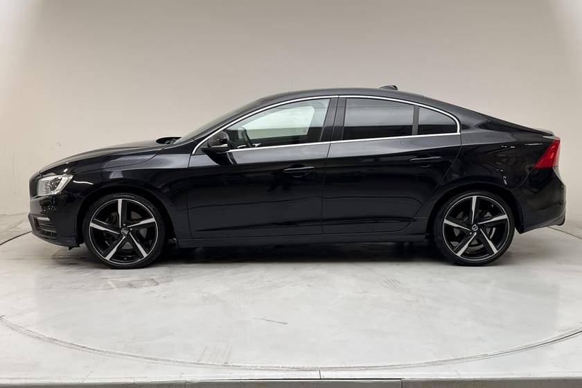 Bild 2 av Volvo S60 T6 (306hk) R-Design BE PRO Läder Taklucka