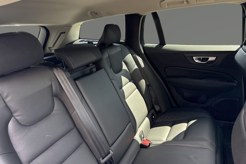Bild 3 av Volvo V60 T6 Plus Dark Edition