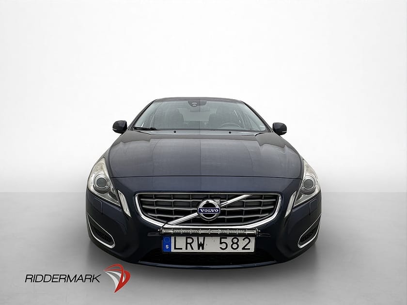 Bild 2 av Volvo S60 D2 115hk Momentum D-Värmare Halvskinn Bluetooth