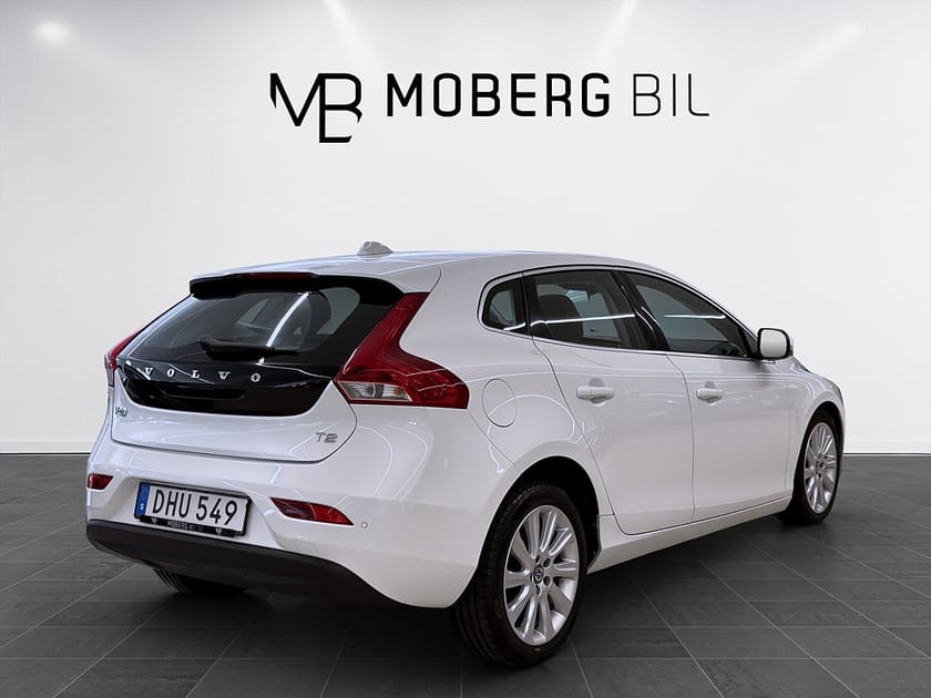 Bild 4 av Volvo V40 T2 122hk Helg på Moberg! Momentum PDC