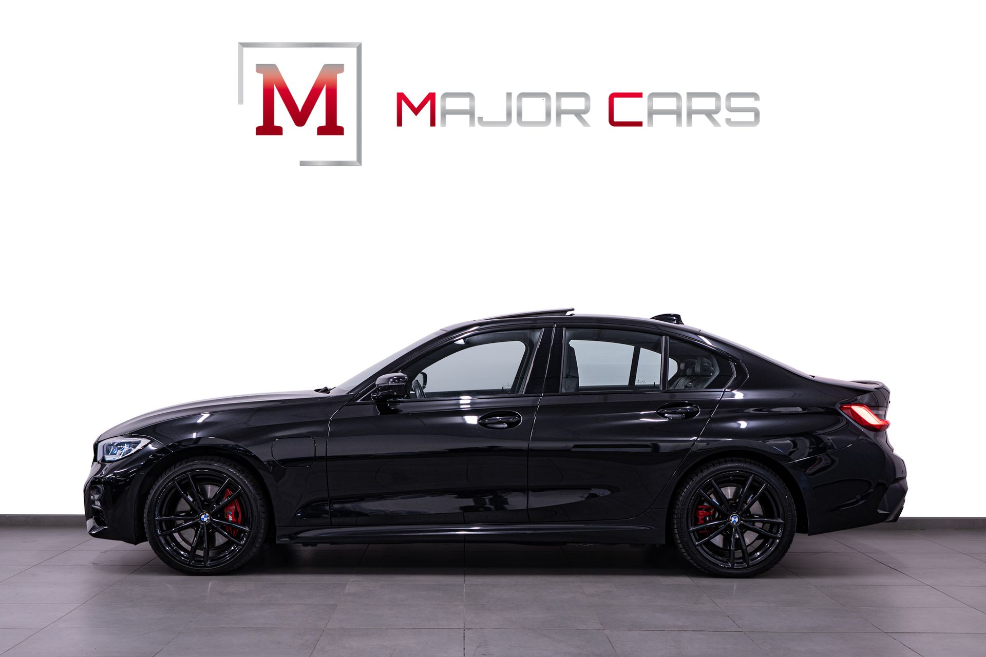 BMW 330 e xDrive Sedan 2021, photo 3/10