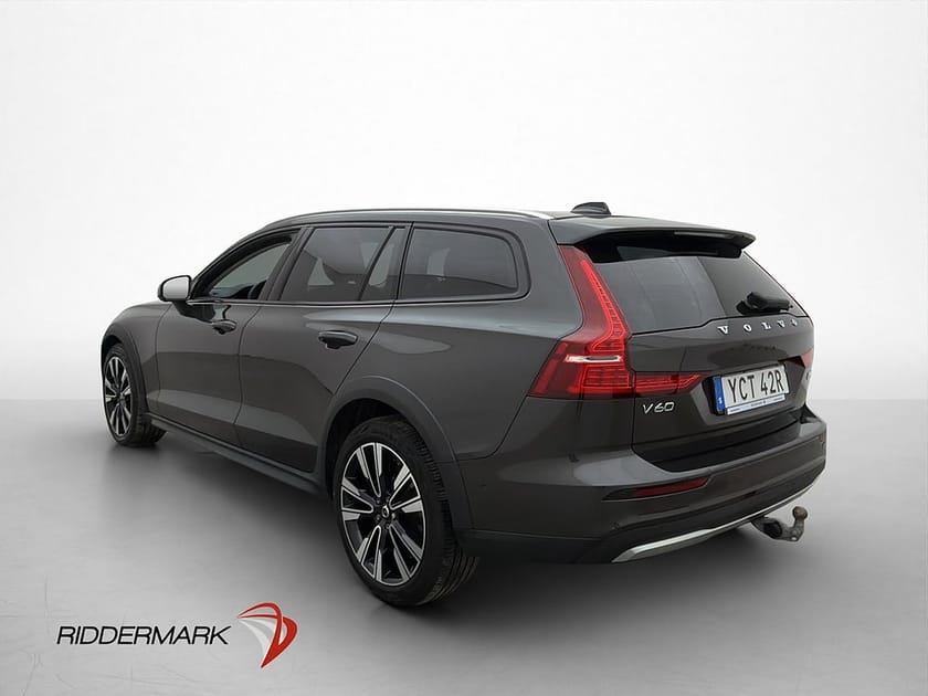 Bild 3 av Volvo V60 Cross Country B4 AWD Plus H/K Läder 360° BLIS Drag