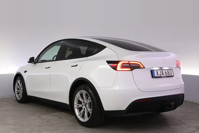 Bild 4 av Tesla Model Y Long Range AWD Autopilot Pano Drag