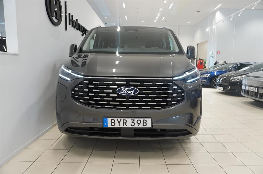 Bild 4 av Ford Tourneo Custom 340 Plug-in Hybrid 2025 Titanium X,2.5l PHEV 227hk CVT