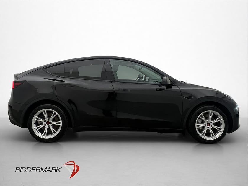 Bild 5 av Tesla Model Y Standard Range RWD Drag En-Brukare Autopilot